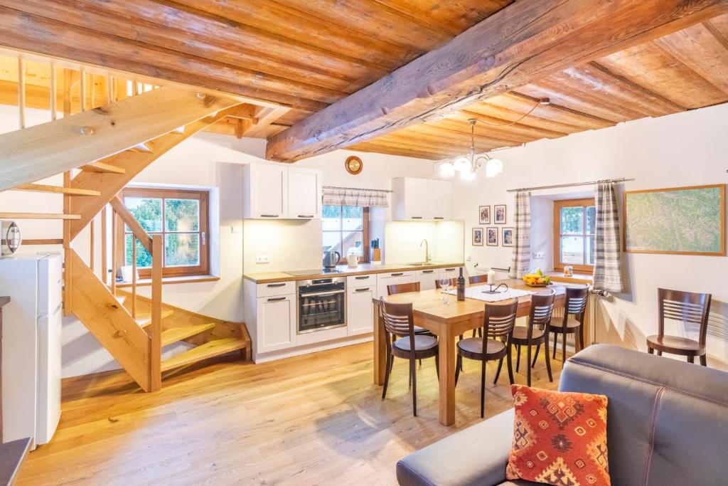 Kuchyňa alebo kuchynka v ubytovaní Ferienhaus Alte Mühle Hohentauern