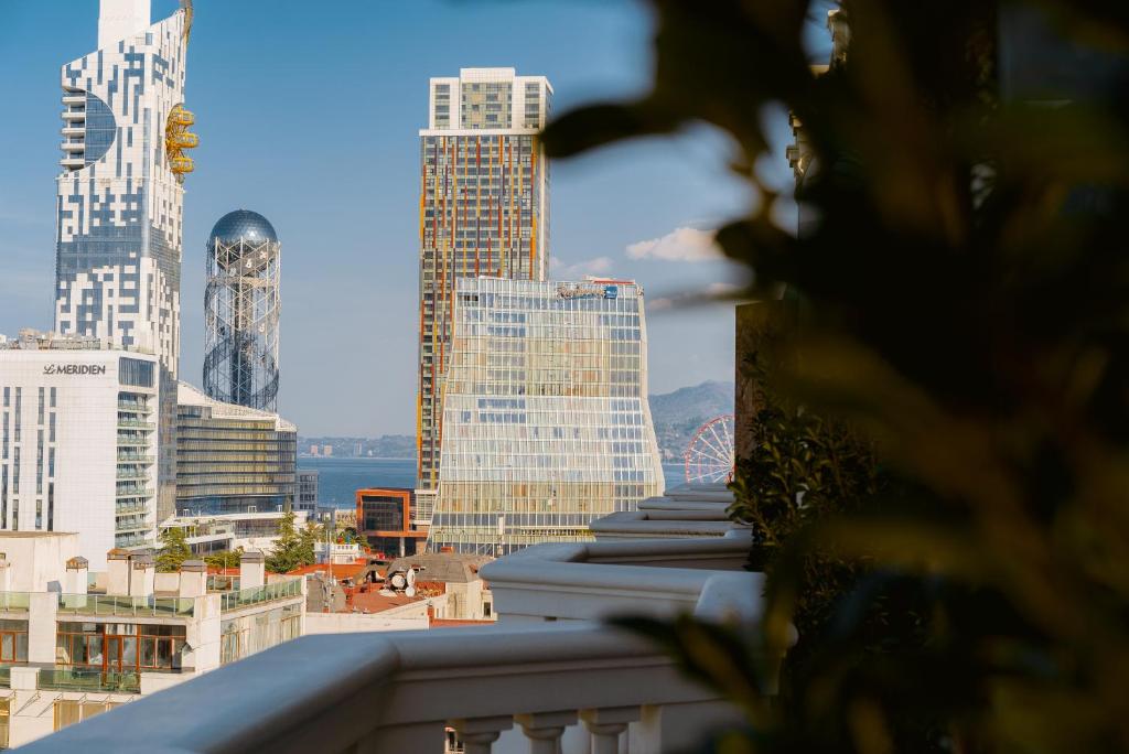 Nespecifikovaný výhled na destinaci Batumi nebo výhled na město při pohledu z hotelu