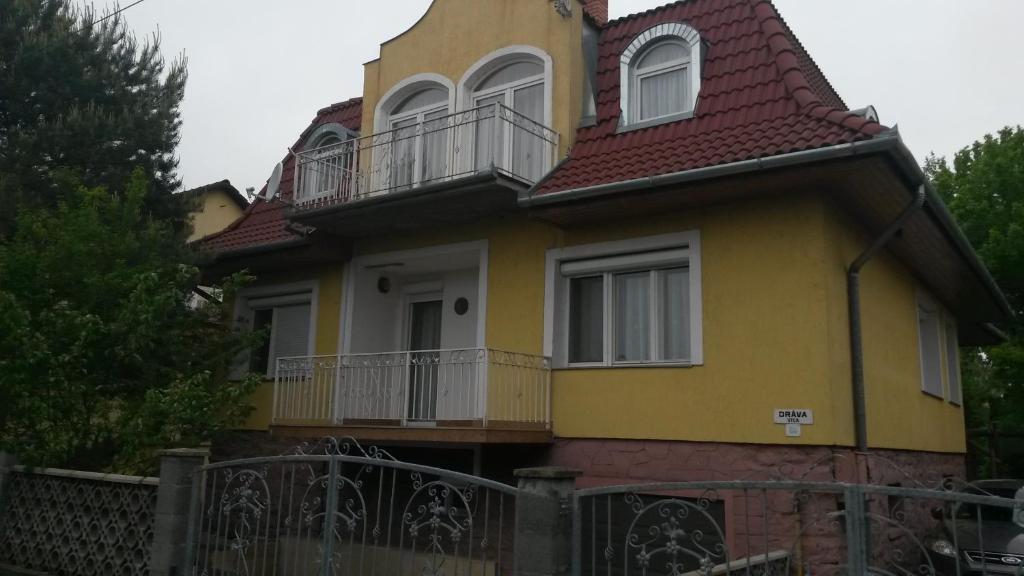 Budova, v ktorej sa apartmán nachádza