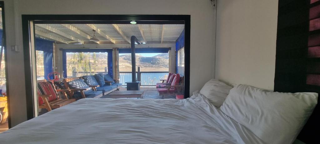 מיטה או מיטות בחדר ב-פינת ביאן נוף לאגם