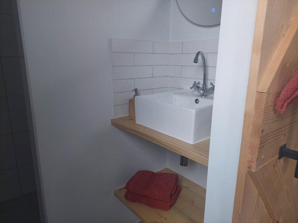 Koupelna v ubytování B&B Wijdzicht
