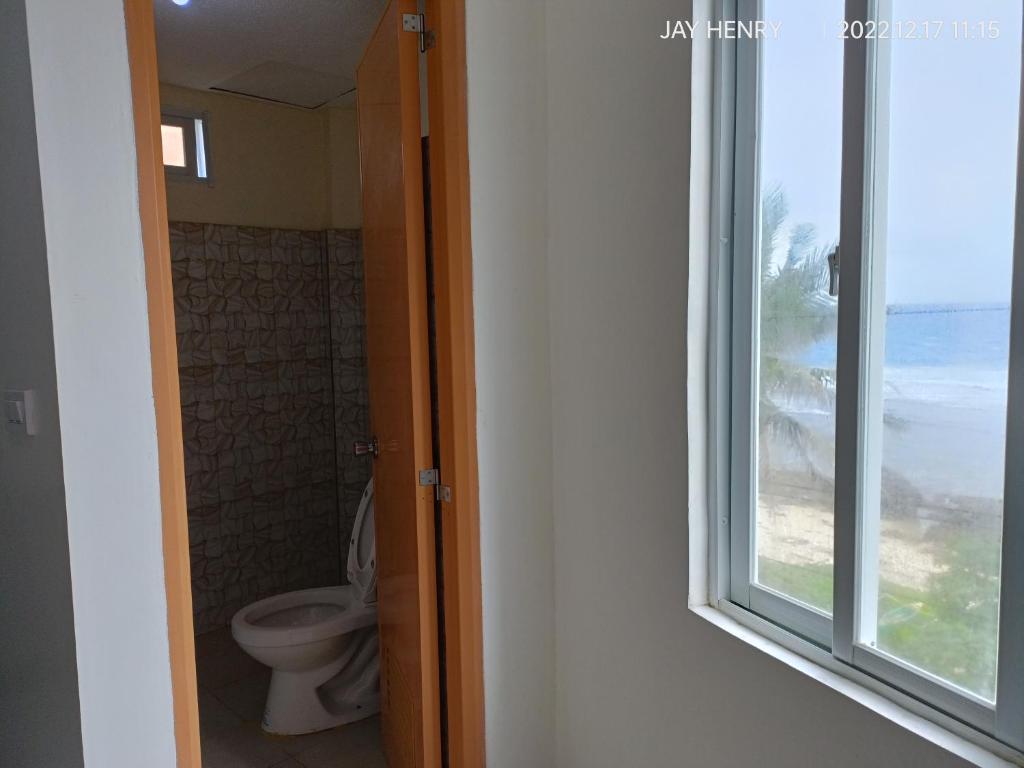 Koupelna v ubytování Ocean View Room Jay Henry's Transient House