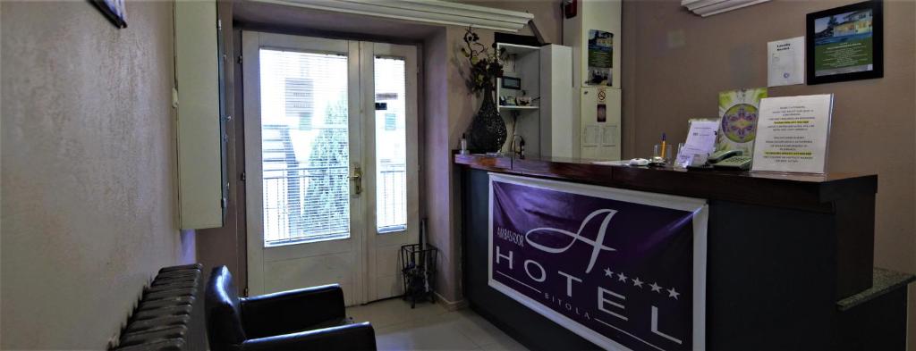 TV a/nebo společenská místnost v ubytování Hotel Ambasador