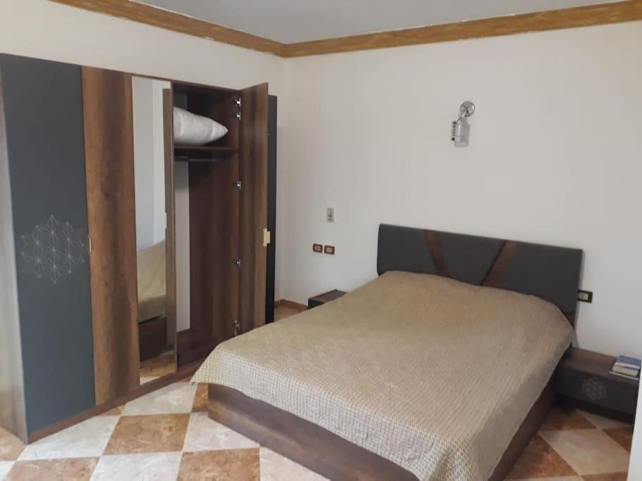 Schöne Wohnung mit Blick auf Nil und Pyramiden - Two-Bedroom Apartment