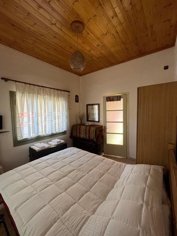 A bed or beds in a room at Sweet home