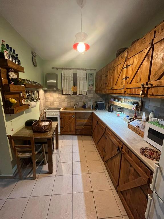 A kitchen or kitchenette at Sweet home
