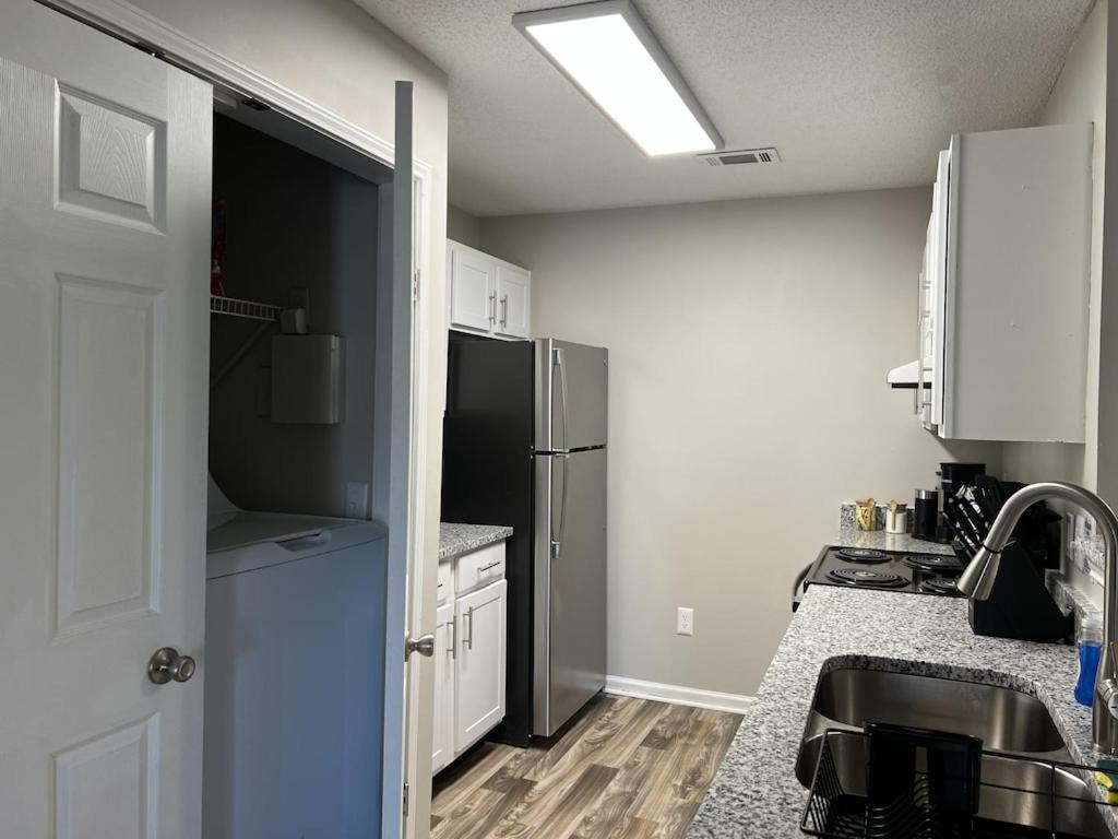 Quiet Nashville Apartment with free parking - Housity