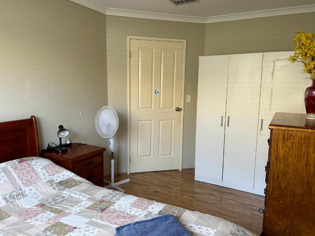 nice double room share bathroom and kitchen - Housity