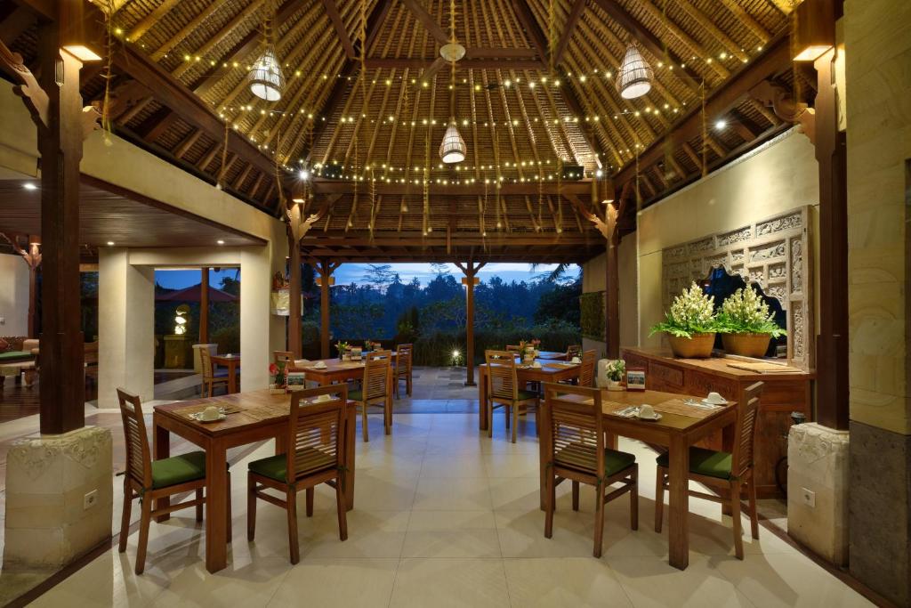 Restaurace v ubytování Jannata Resort and Spa