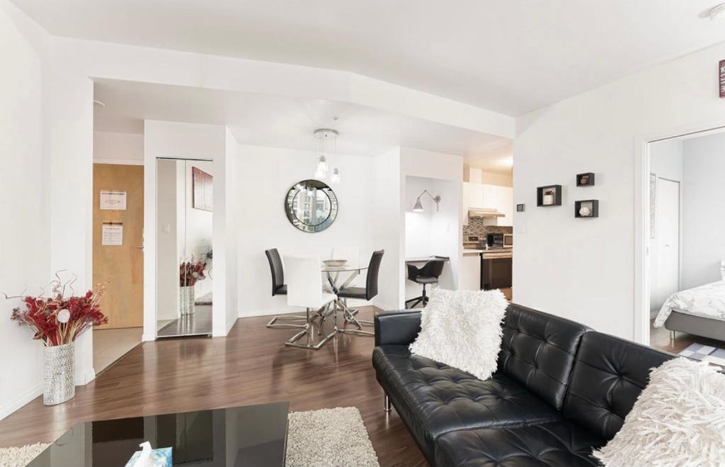 2BDRM Luxurious Condo In Heart Of Downtown (Kanada Vancouver)