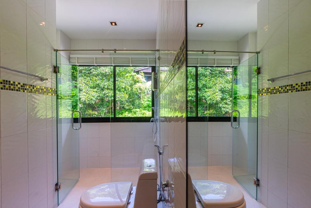 Rossarin Sea View Patong - Resim 25