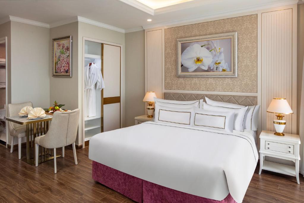 Giường trong phòng chung tại Meliá Vinpearl Nha Trang Empire