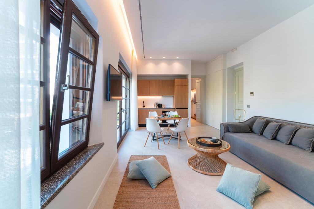 Posezení v ubytování Naillac Elite Suites