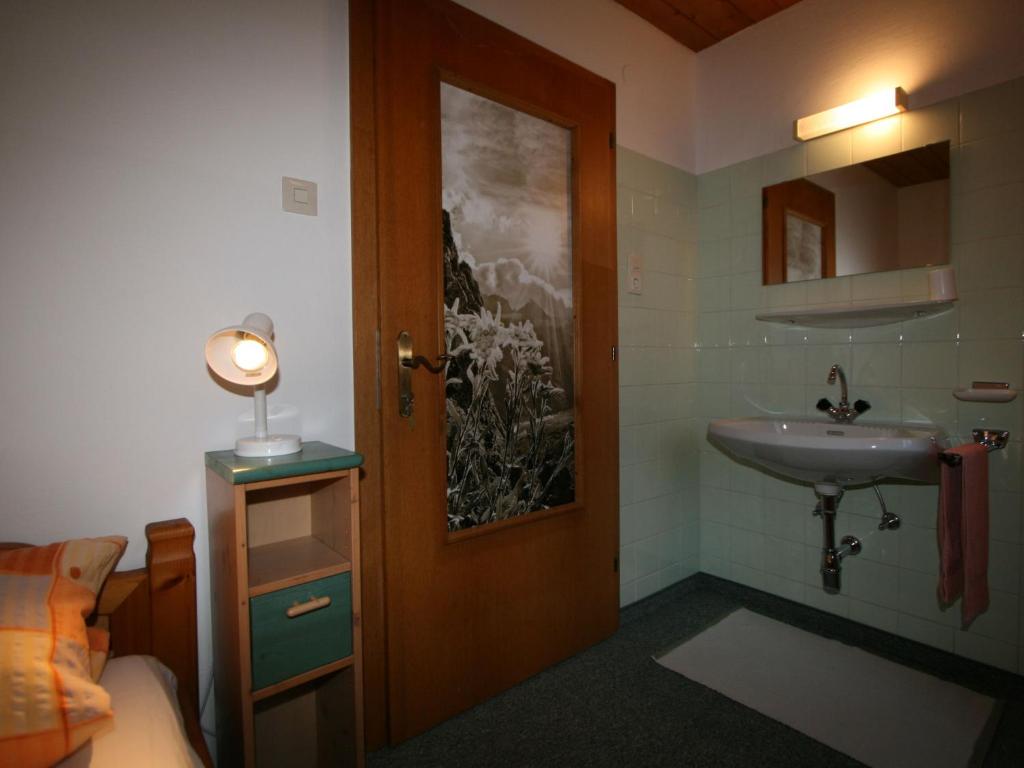 A bathroom at Apartment Baumannerhof-1 by Interhome