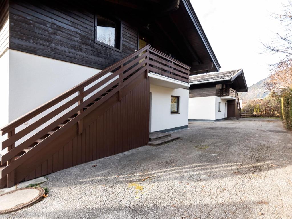 The building in which Az apartmant is located
