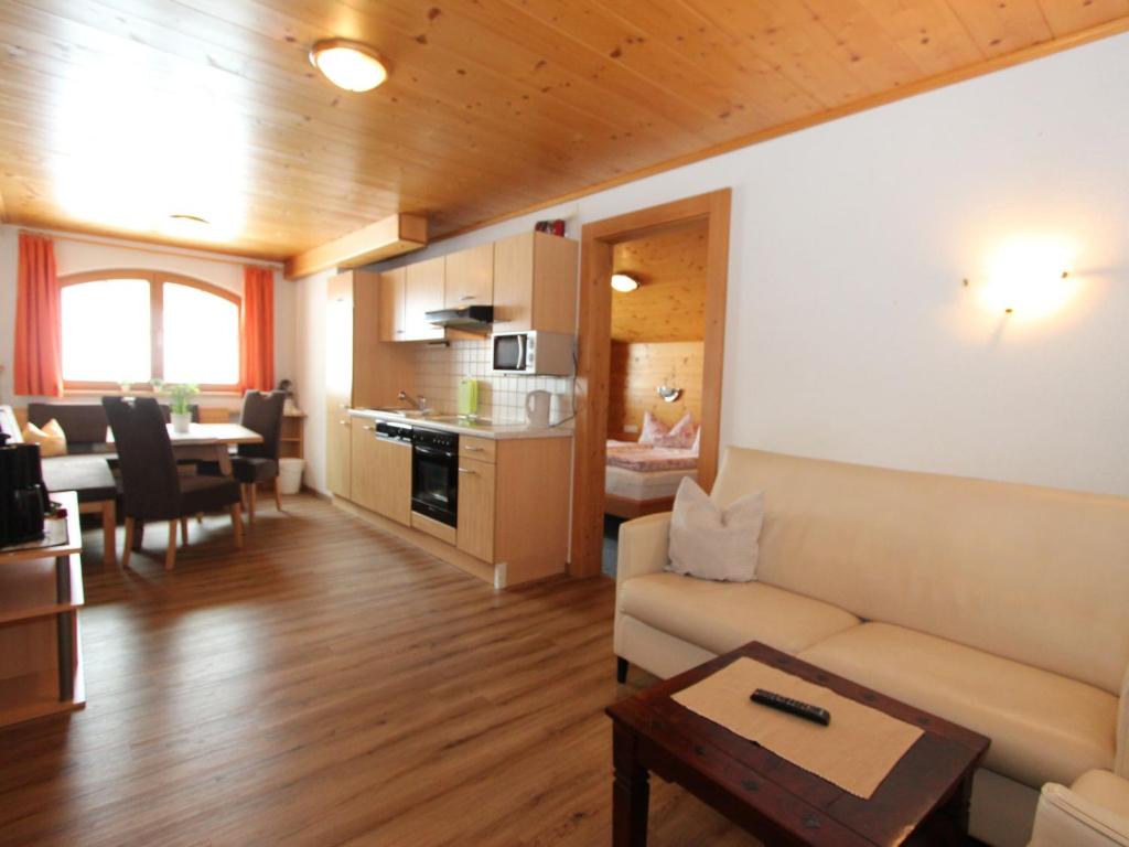 Kuchyň nebo kuchyňský kout v ubytování Apartment Alpin by Interhome