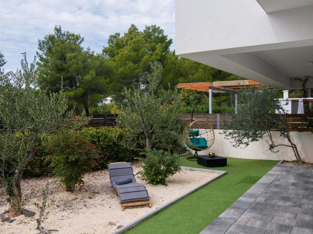 Zahrada ubytování Holiday Home Villa Nika by Interhome