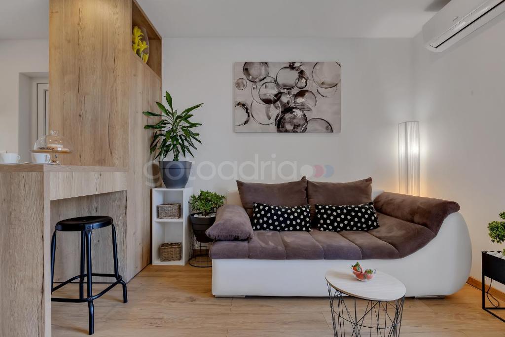 Posedenie v ubytovaní Newly Built Apartment Luka