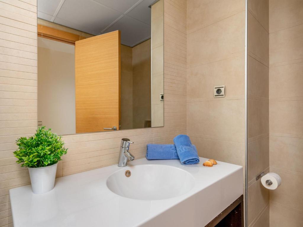 Kúpeľňa v ubytovaní Apartment Cielo y mar Samara by Interhome