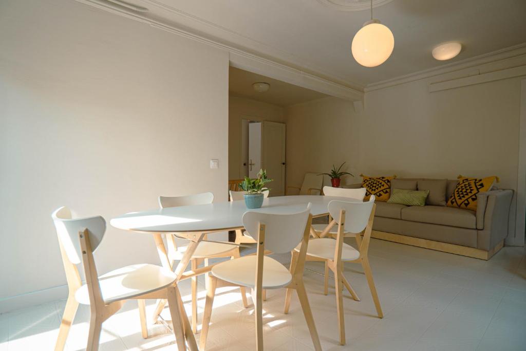 Smartr Barcelona Ramblas - Resim 27