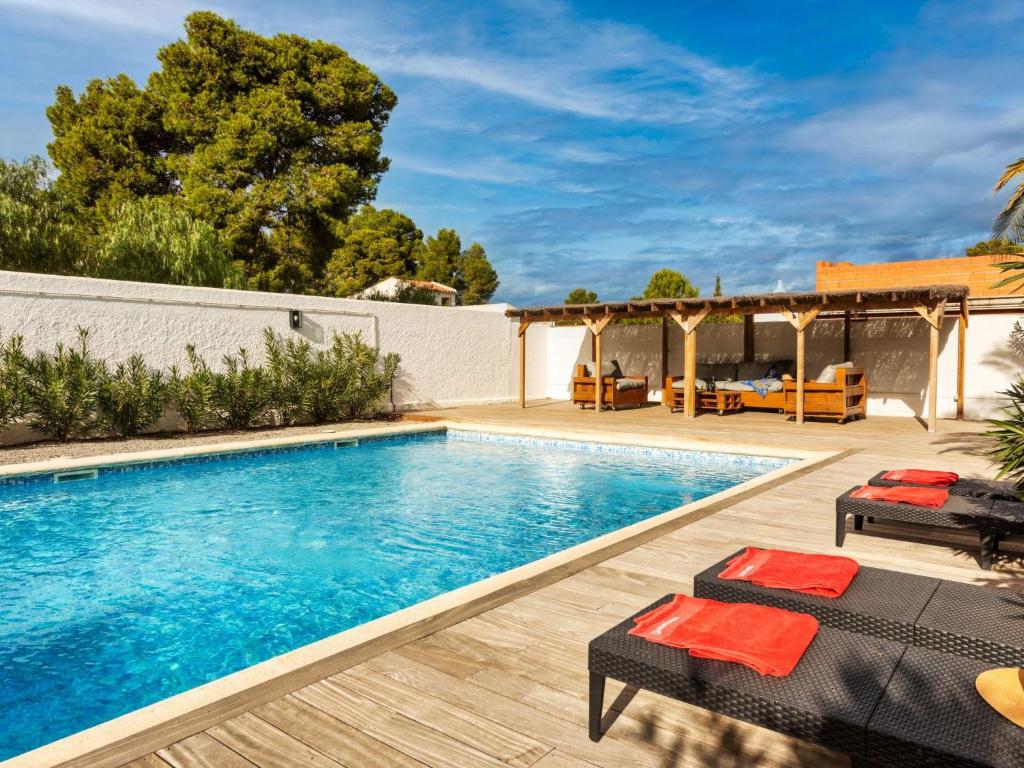 The swimming pool at or close to Villa Villa Gaia by Interhome
