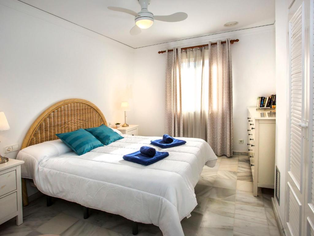 Postel nebo postele na pokoji v ubytování Apartment L'Alberca-1 by Interhome