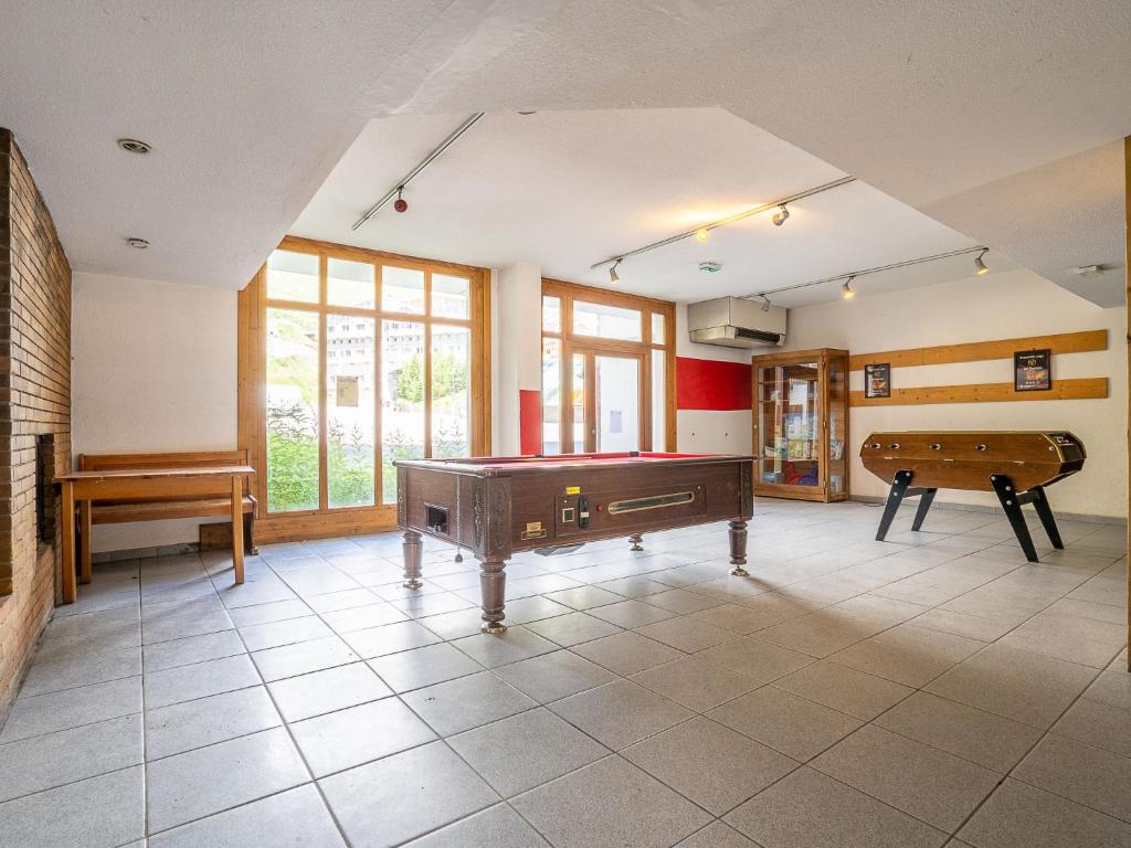 Kuchyň nebo kuchyňský kout v ubytování Apartment Altineige-6 by Interhome