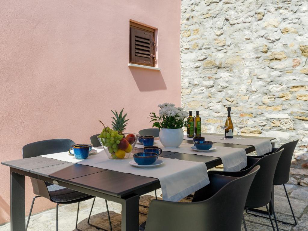 Nápoje v ubytovaní Holiday Home Negri by Interhome