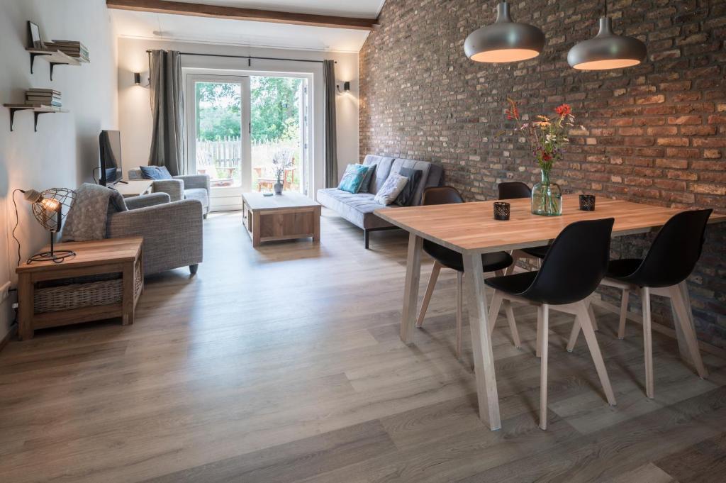 In de 7e Hemel - One-Bedroom Apartment