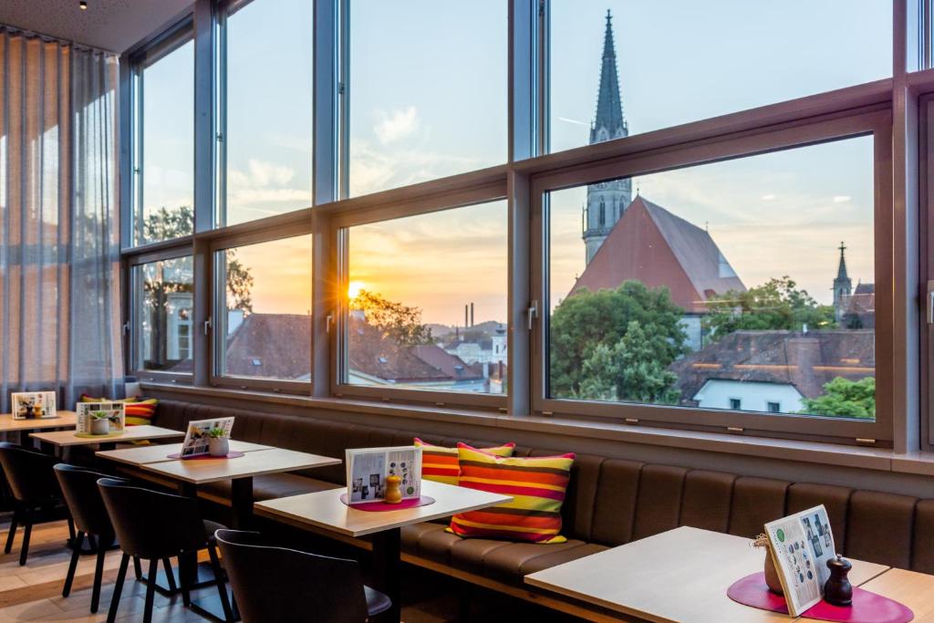 Restoran või mõni muu söögikoht majutusasutuses harry's home Steyr hotel & apartments