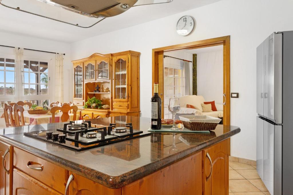 Kuchyň nebo kuchyňský kout v ubytování Villa Christisay