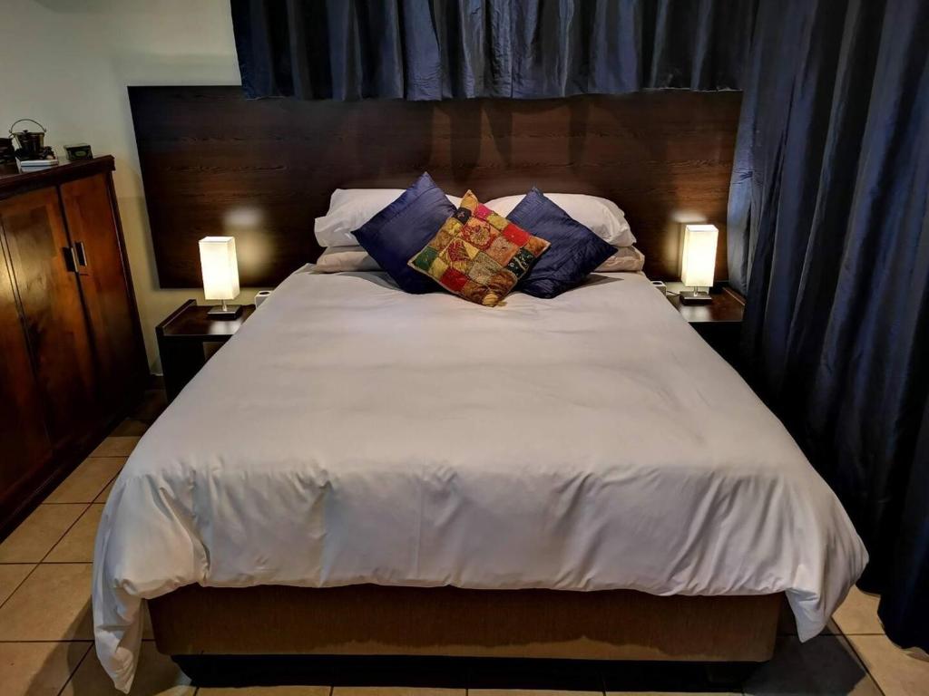 Cozy Manor Guestrooms - Chambre Reine