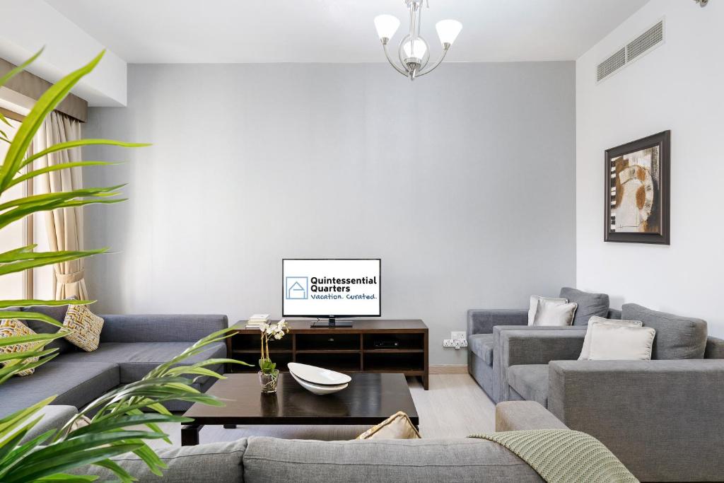 High rise 2BR in JBR w/ Sea View – Walk to Beach