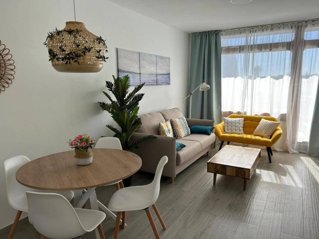 Apartamento Jameos-Los Molinos Costa Teguise, Lanzarote ...