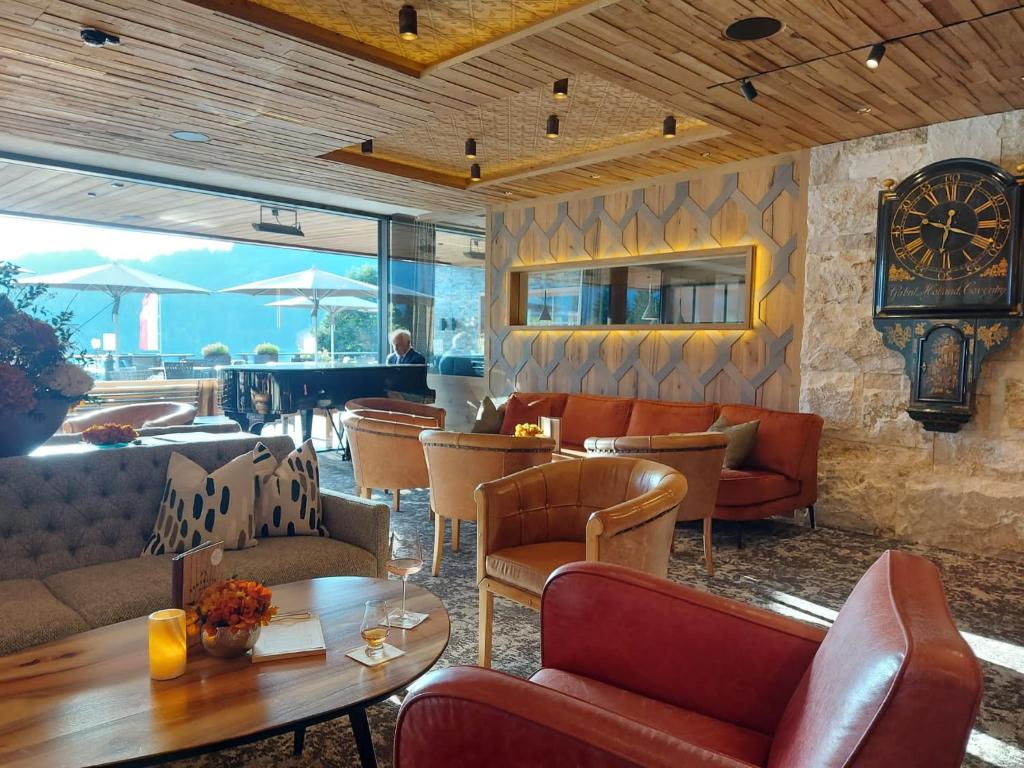 Istumisnurk majutusasutuses Hotel Bergblick 5 Sterne
