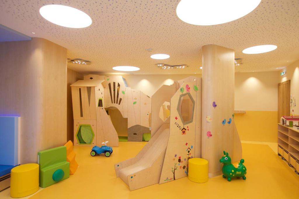 Laste klubi majutusasutuses Hotel Bergblick 5 Sterne