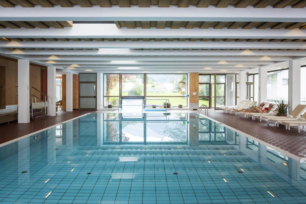 Bazén v ubytování Posthotel Rössle nebo v jeho okolí