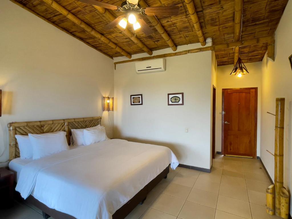 Nativa Bambu Ecolodge - Chambre Double De Luxe Avec Balcon Et Vue En Mer