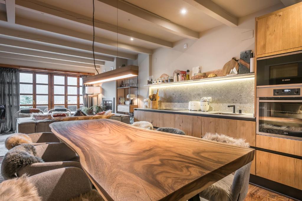 A kitchen or kitchenette at Muntanyos by Totiaran