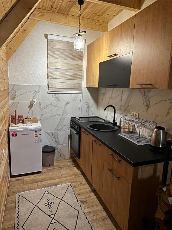 A kitchen or kitchenette at Mountain Villas Žabljak