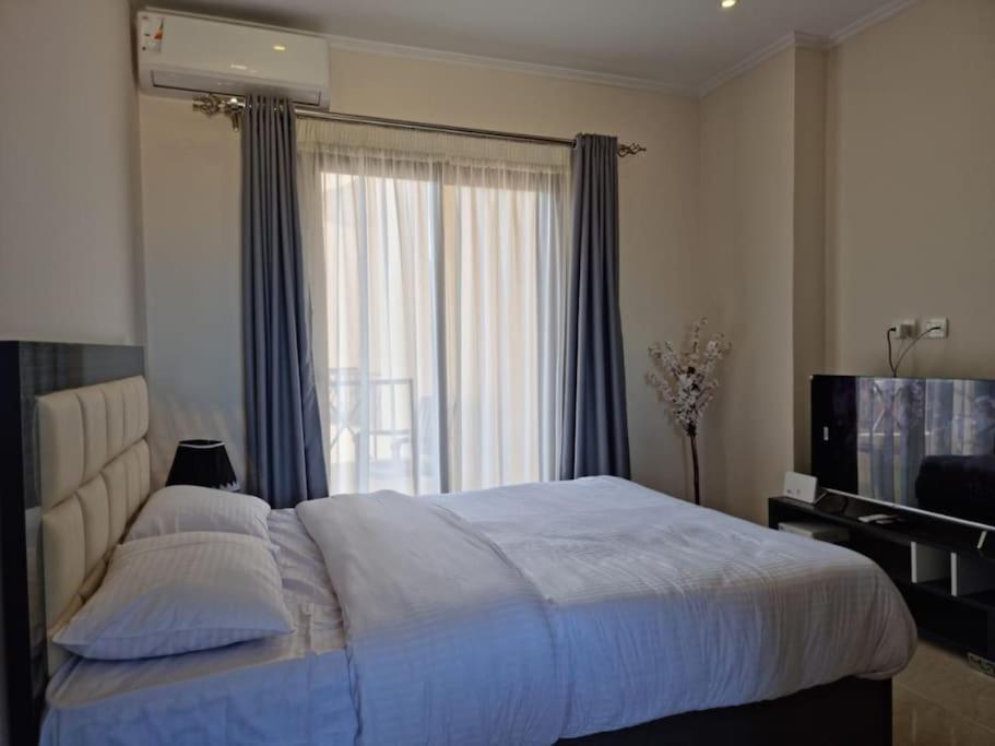 Large Studio With Pool Near El Gouna