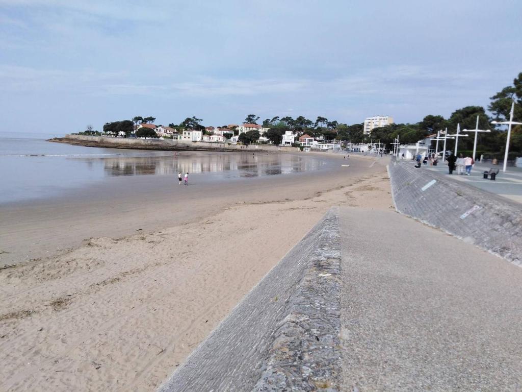 APARTMENT 5 personnes Au pied de la palge de Nauzan entre Deux plages Boisées.