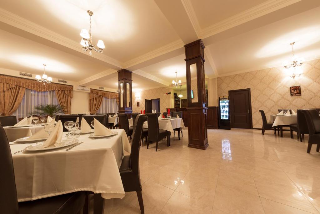 Restaurace v ubytování Pensiunea Select
