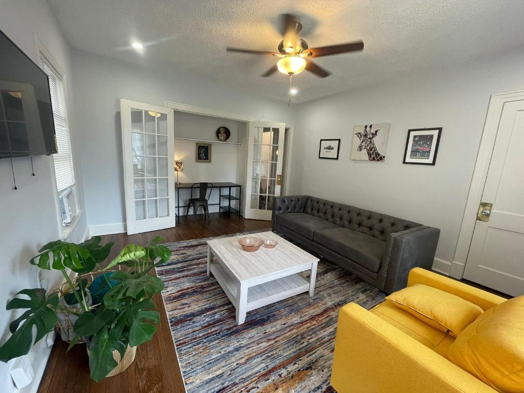 Blue Pad @ Overton Park - Housity