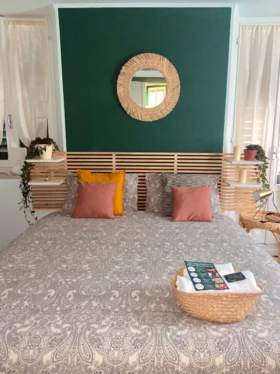 Ένα ή περισσότερα κρεβάτια σε δωμάτιο στο Mahamo Suites