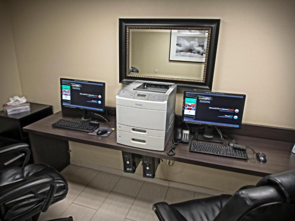 Holiday Inn Hotel & Suites Anaheim by IHG photo
