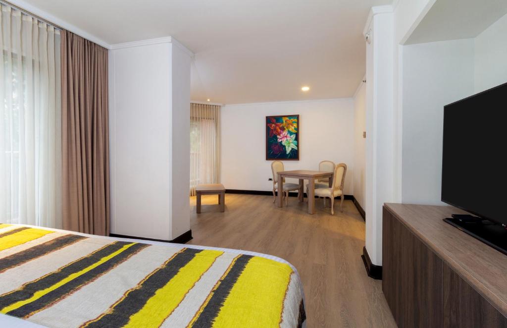 TV a/nebo společenská místnost v ubytování Hotel Dann Carlton Belfort Medellin
