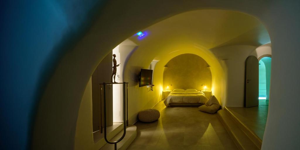 Oia Treasures Art Suites - 14