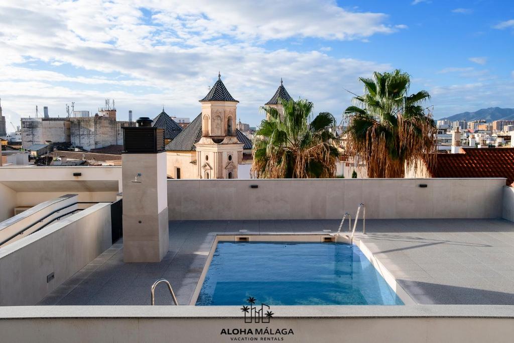 Bazén v ubytovaní Luxury Duplex with Pool and Padel Court in Town alebo v jeho blízkosti