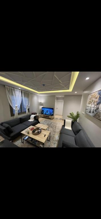 Self check in Apartment with 2 entrances,